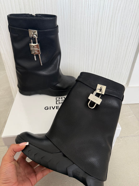 G BOOTS