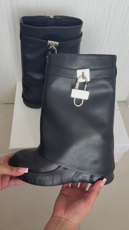 G BOOTS